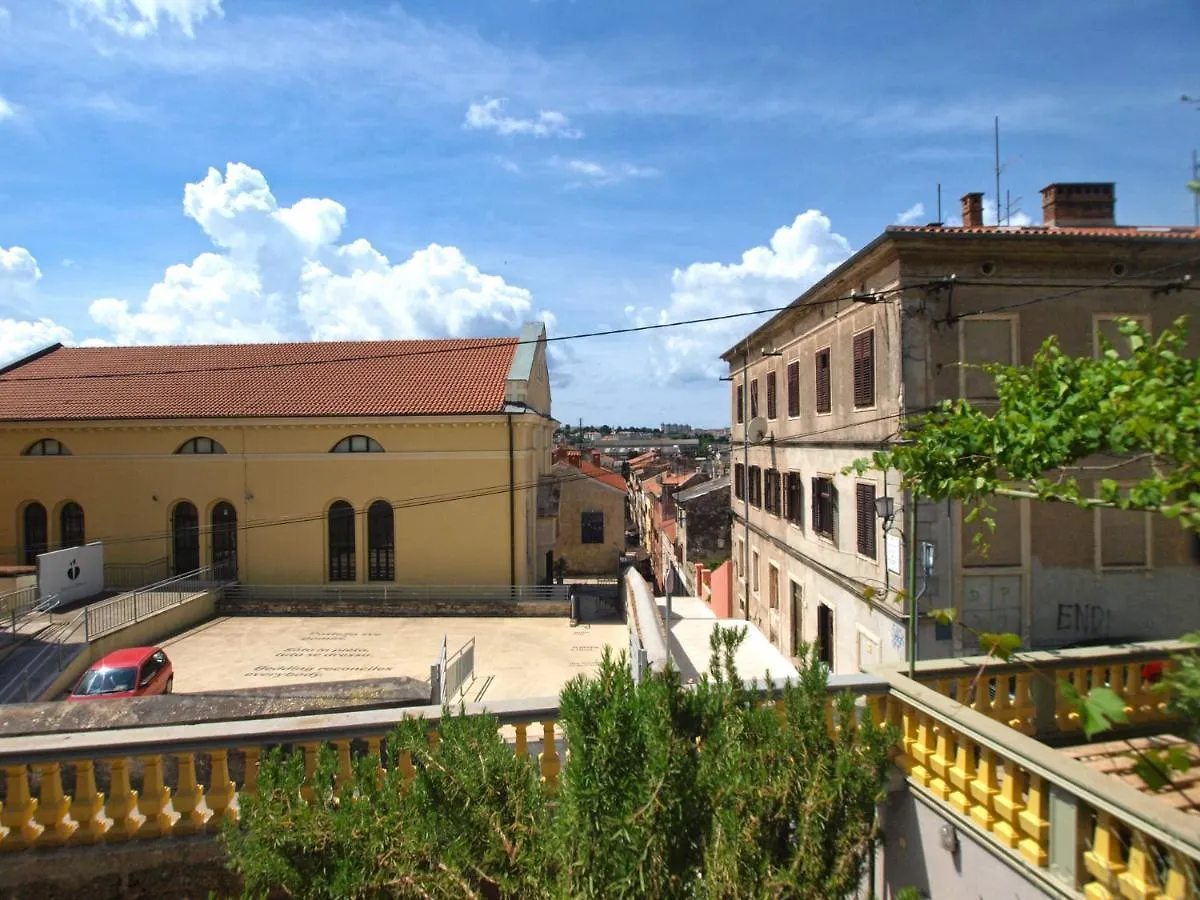Apartments Mariza 2235 Pula