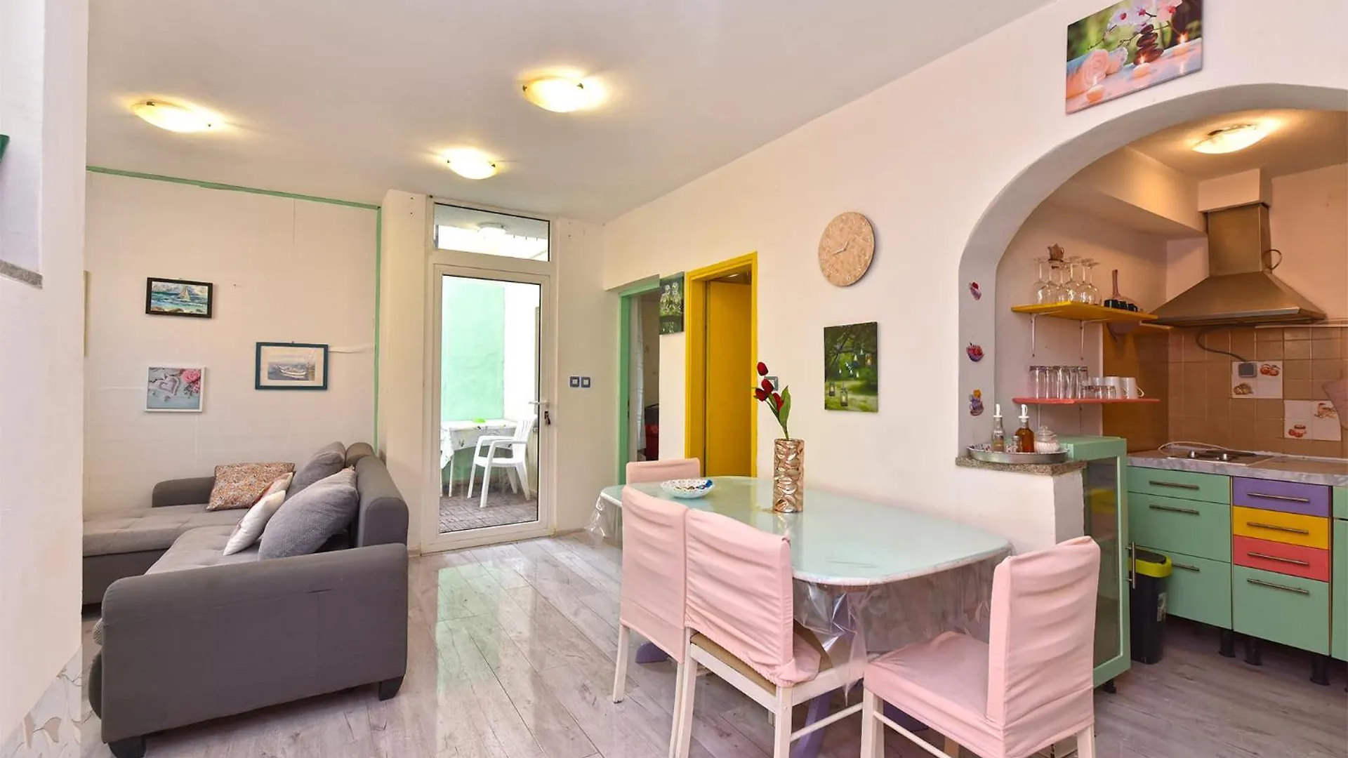 Apartments Mariza 2235 Pula