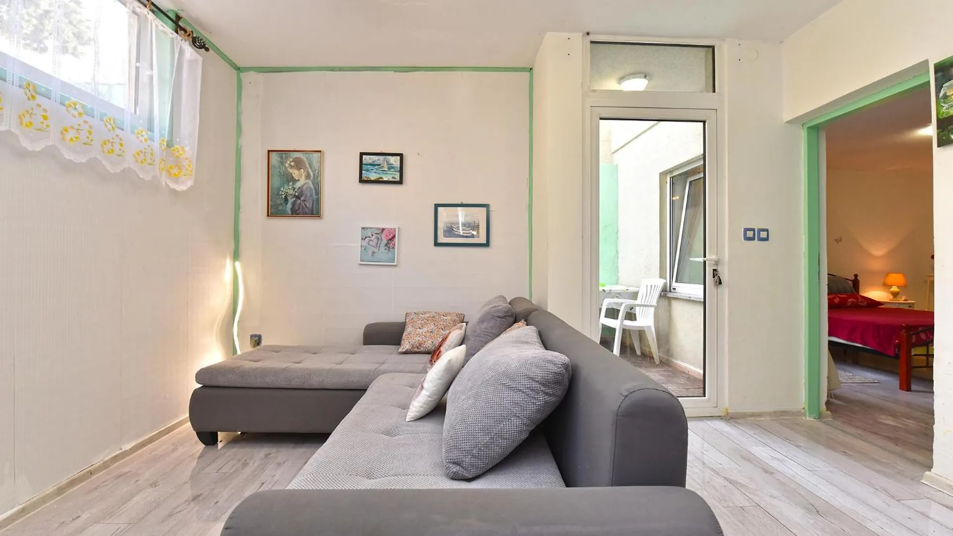 Apartments Mariza 2235 Pula