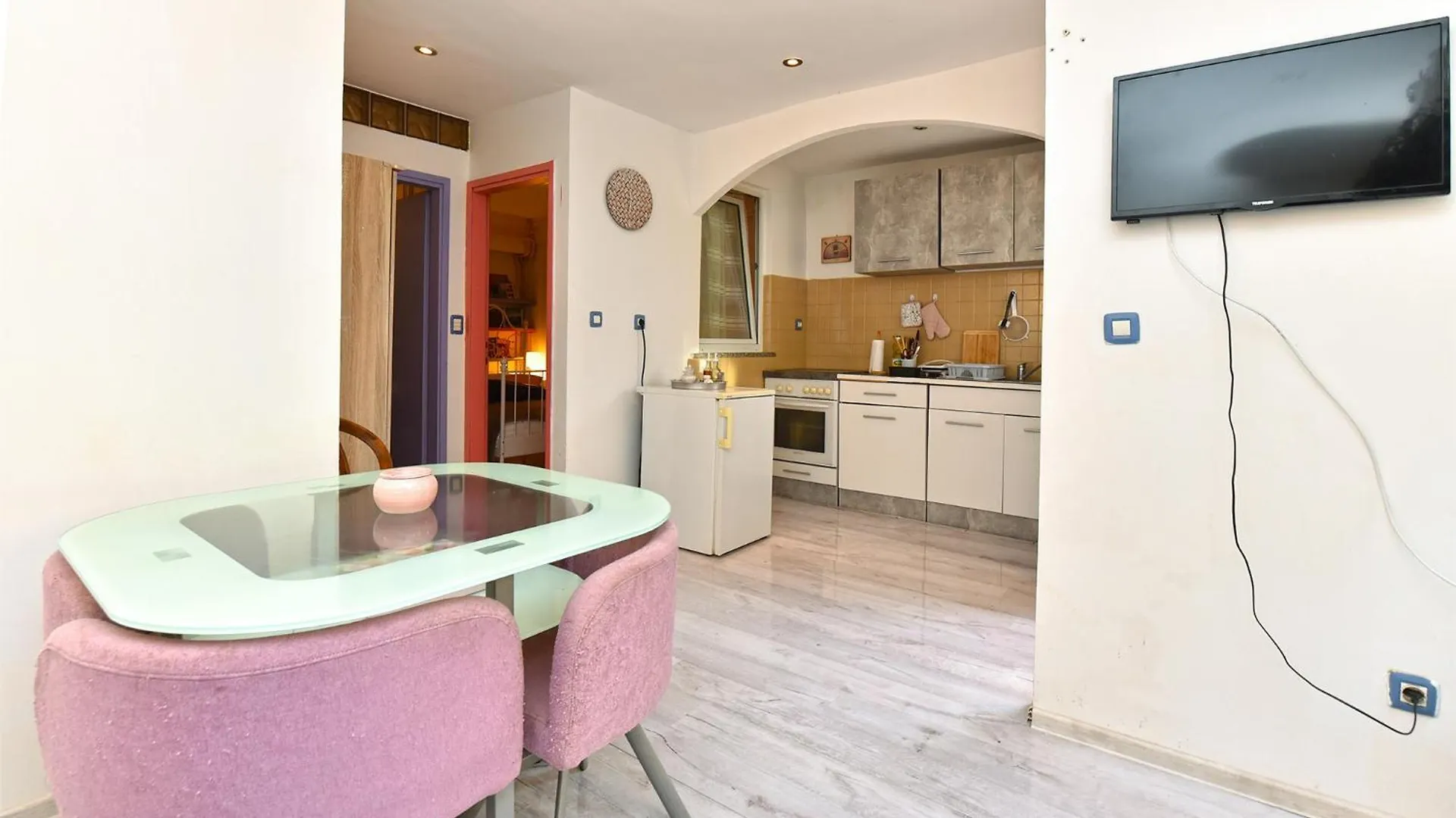 Apartments Mariza 2235 Pula 0*,